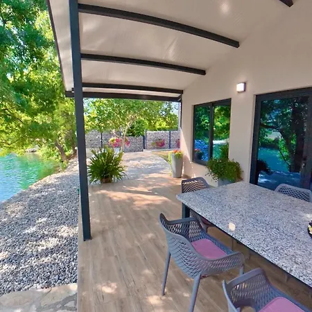 Riverside Trebizat
