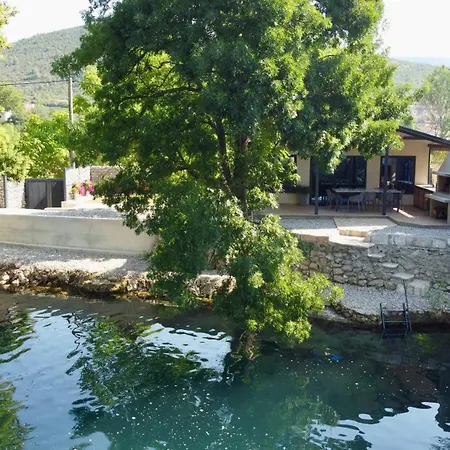 Riverside Trebizat
