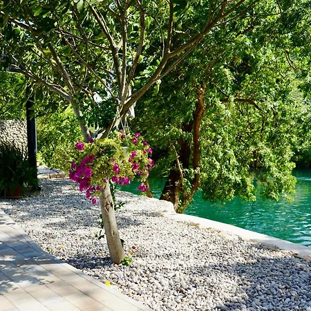 Riverside Trebizat